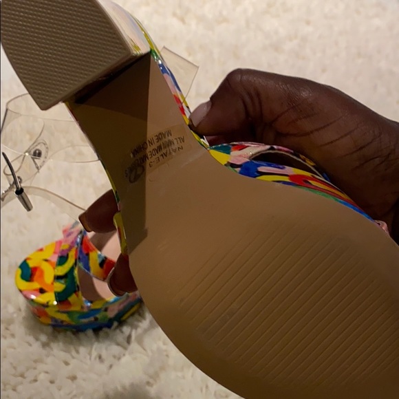 Women shoes - Picture 2 of 2